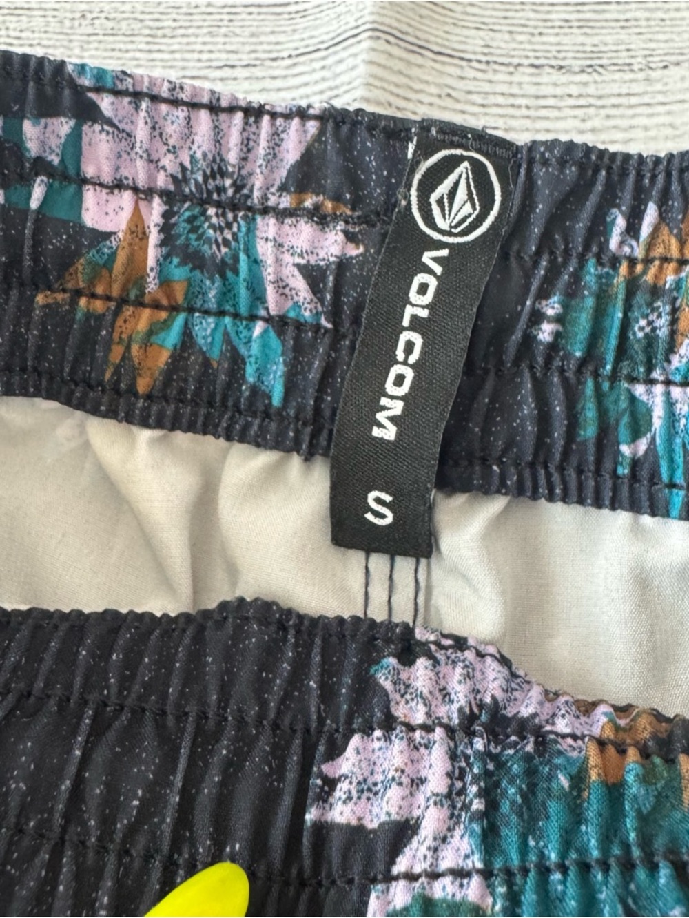 Volcom Swim Trunks - Picture 3 of 4